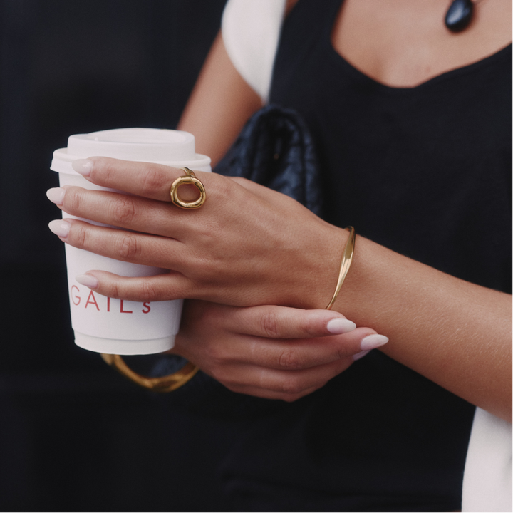 18K GOLD CURVED BRACELET