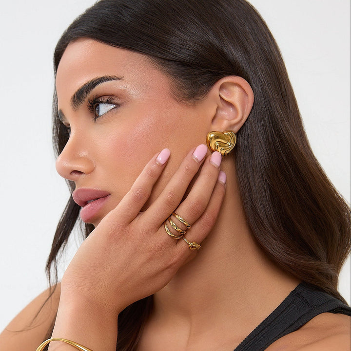 TEXTURED HEART EARRINGS GOLD