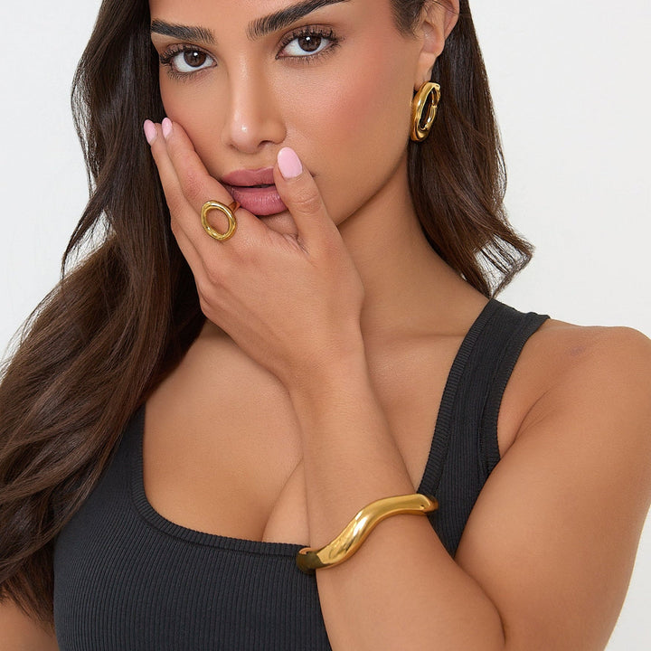 SCULPTURAL OPEN BRACELET