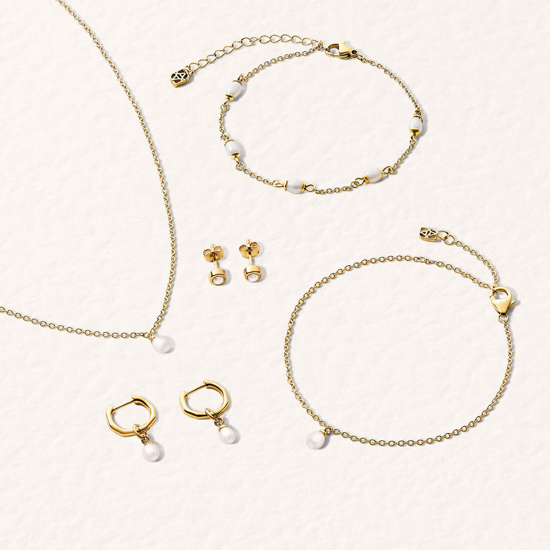 Gold Fine Organic Pearl Bracelet